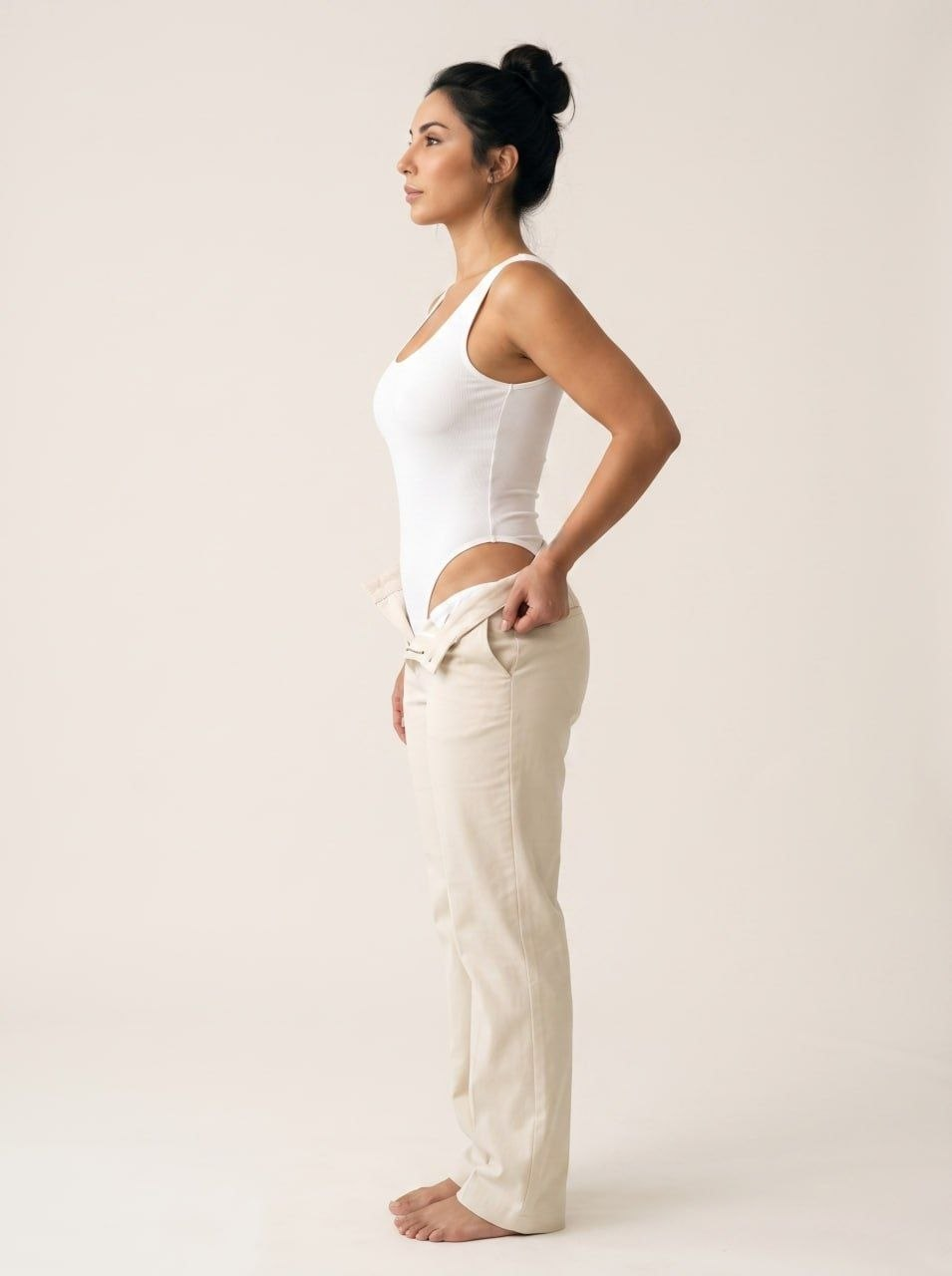 Sleeveless Scoop Neck Bodysuit